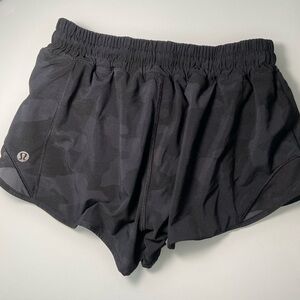 Lululemon - Hotty Hot Low Rise Shorts 2.5”